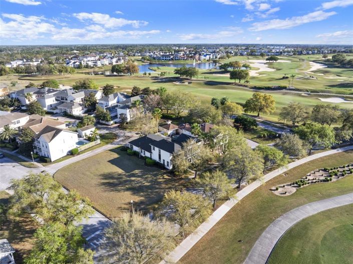 Image No.10-6 Bed Property for sale