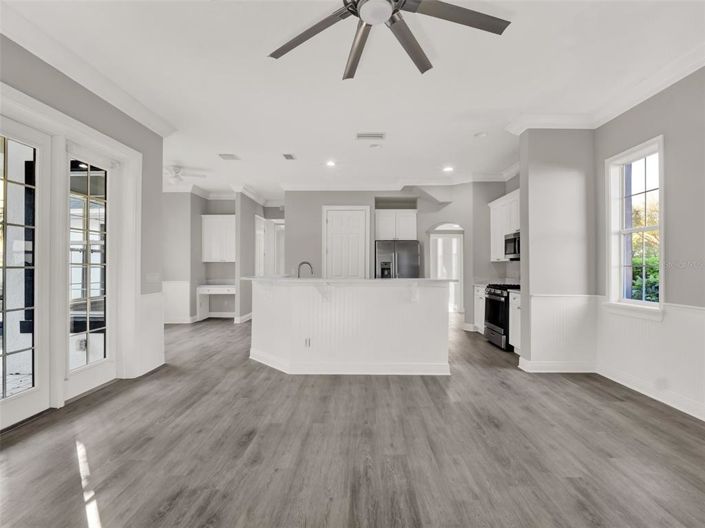 Image No.21-6 Bed Property for sale