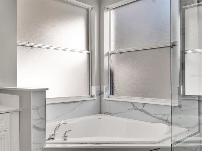 Image No.33-6 Bed Property for sale