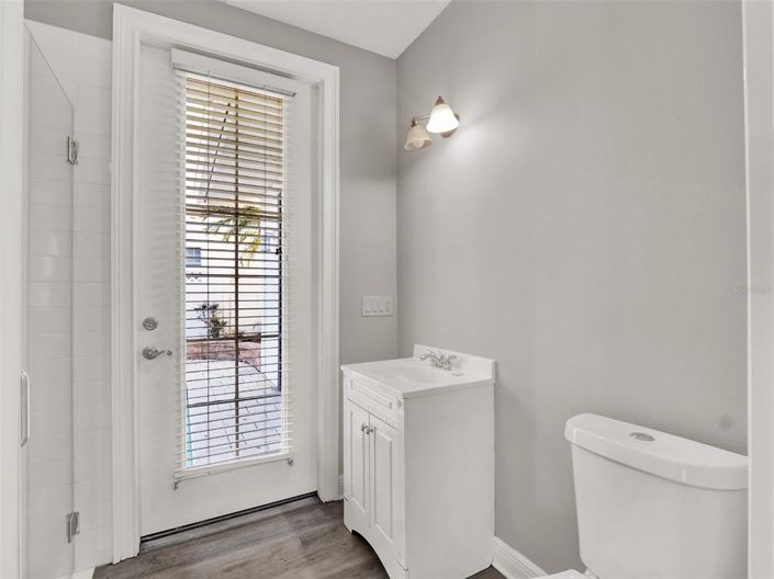 Image No.35-6 Bed Property for sale