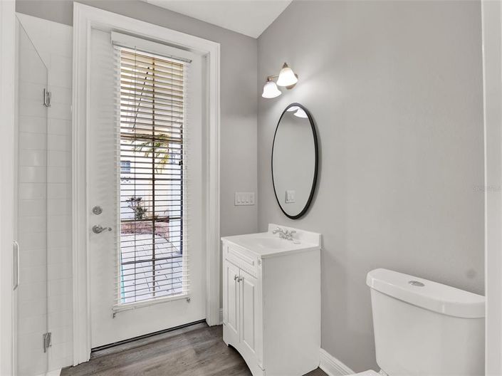 Image No.36-6 Bed Property for sale