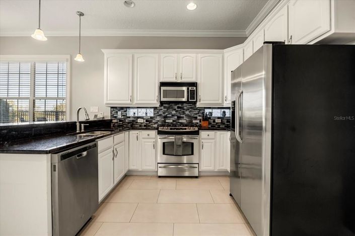 Image No.10-5 Bed Property for sale