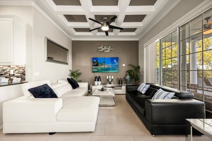 Image No.15-5 Bed Property for sale