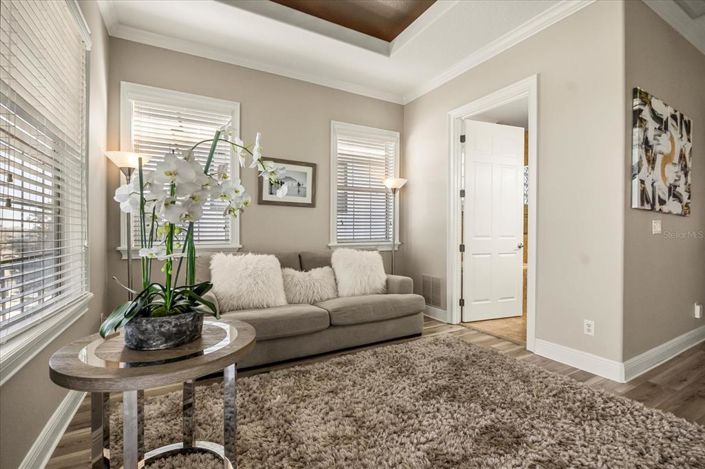 Image No.28-5 Bed Property for sale