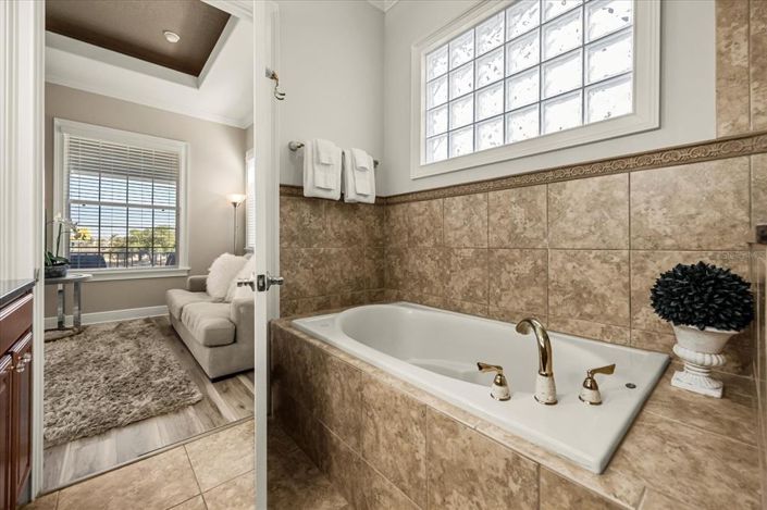 Image No.31-5 Bed Property for sale