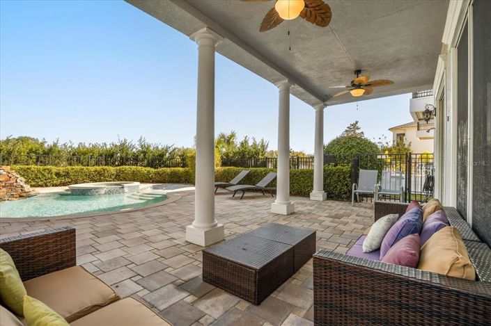 Image No.37-5 Bed Property for sale