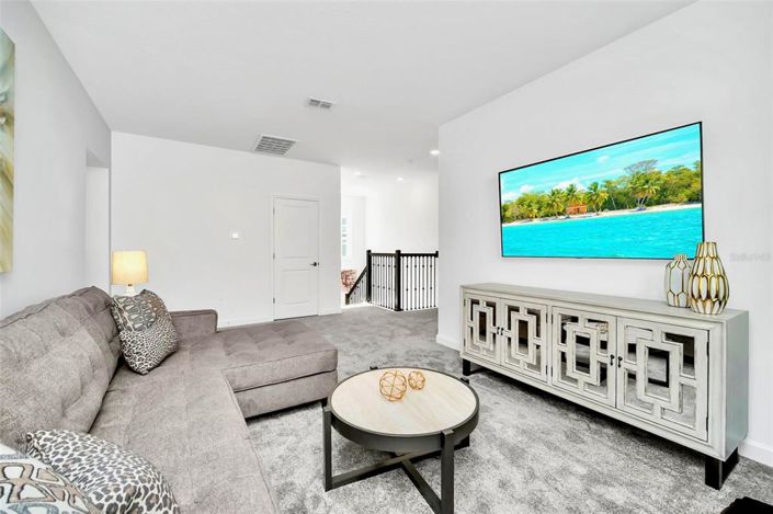 Image No.8-6 Bed Property for sale