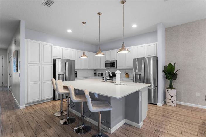 Image No.6-12 Bed Property for sale