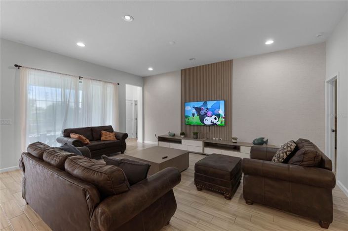 Image No.8-12 Bed Property for sale