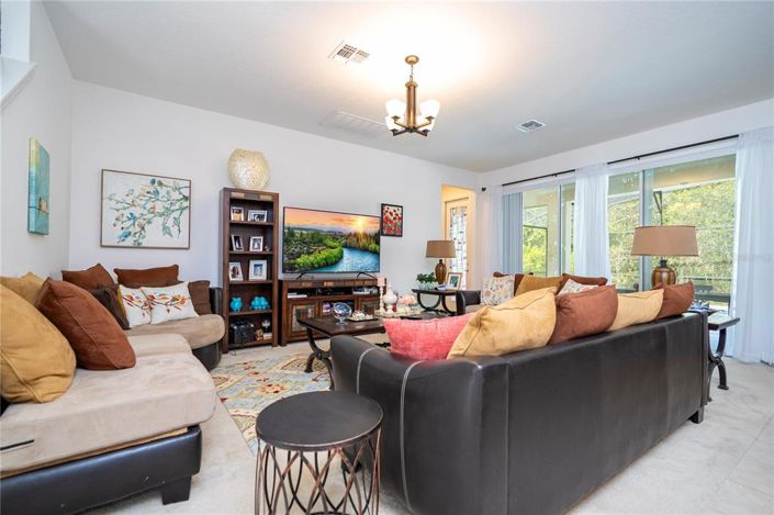 Image No.41-5 Bed Property for sale