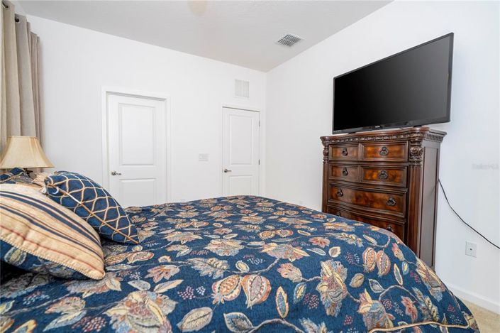 Image No.50-5 Bed Property for sale