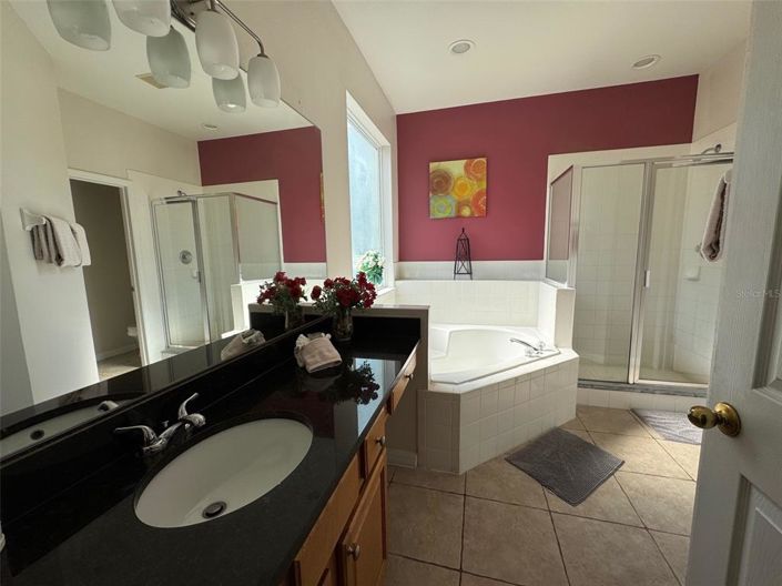 Image No.10-8 Bed Property for sale