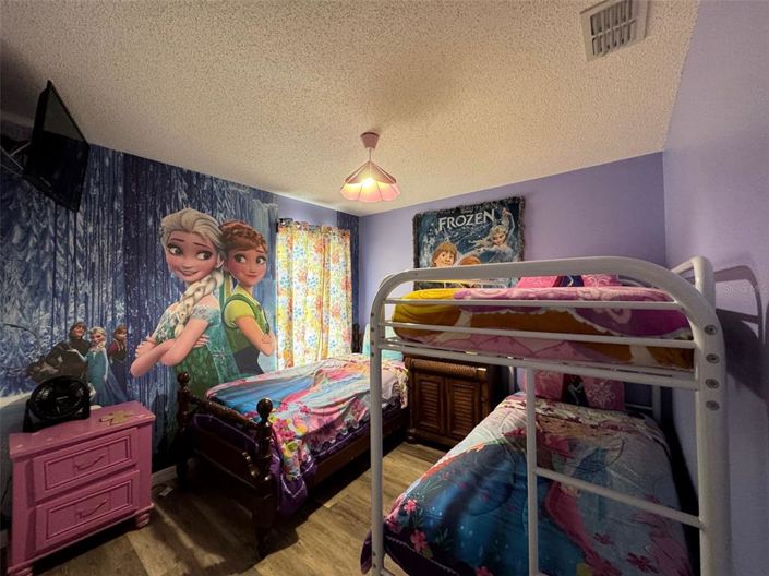 Image No.11-8 Bed Property for sale