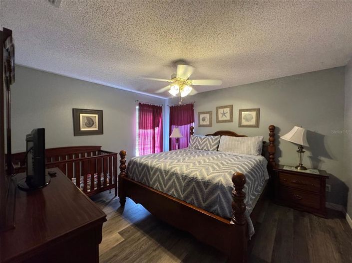 Image No.14-8 Bed Property for sale