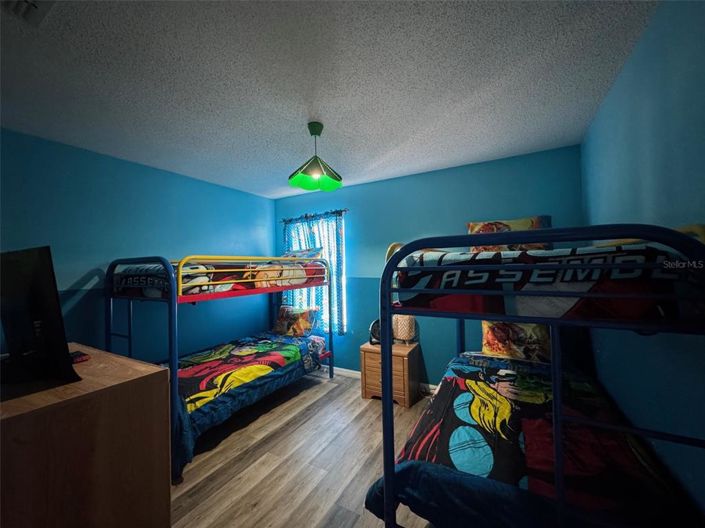 Image No.17-8 Bed Property for sale