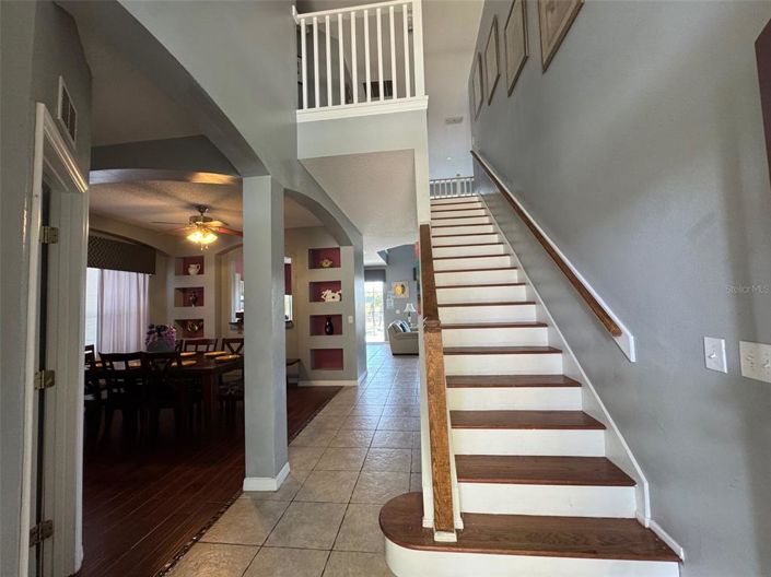 Image No.5-8 Bed Property for sale