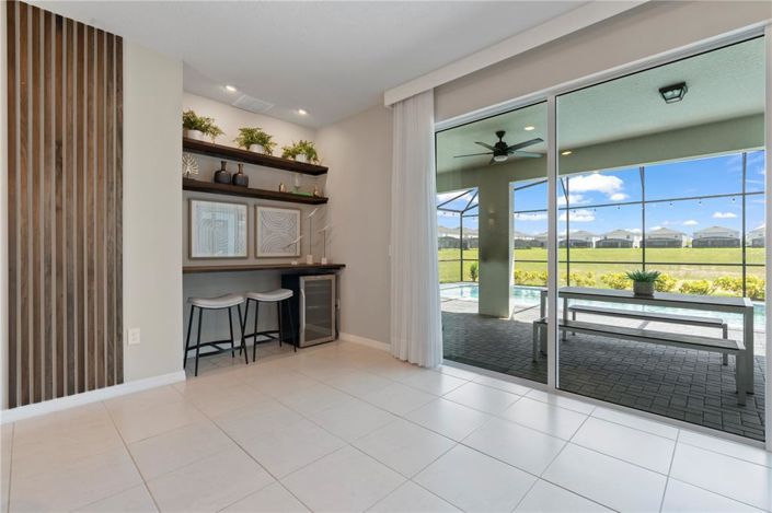 Image No.18-10 Bed Property for sale