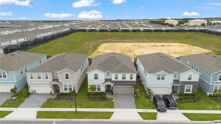 Image No.2-10 Bed Property for sale