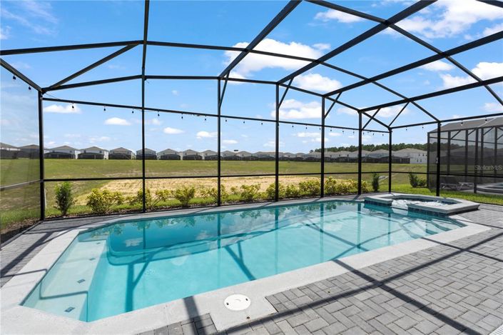 Image No.24-10 Bed Property for sale