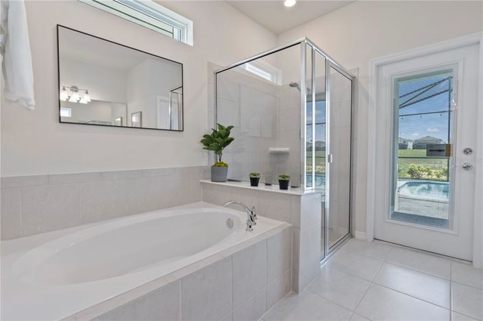 Image No.33-10 Bed Property for sale