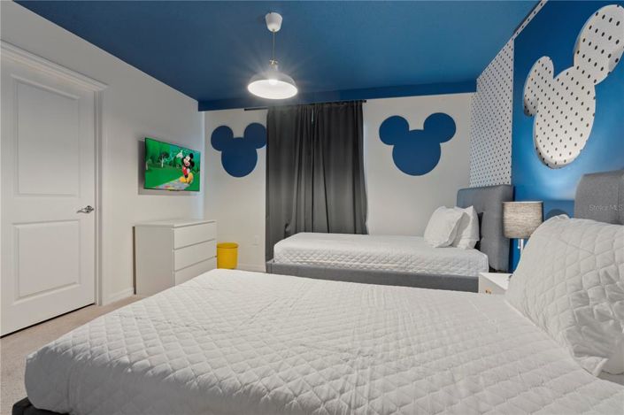 Image No.61-10 Bed Property for sale