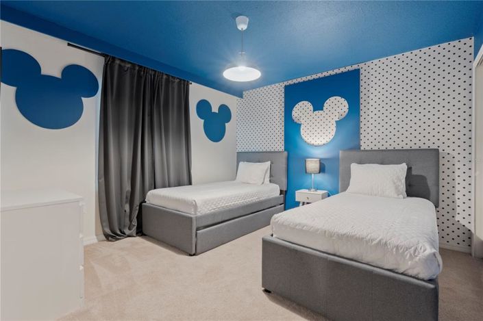 Image No.62-10 Bed Property for sale