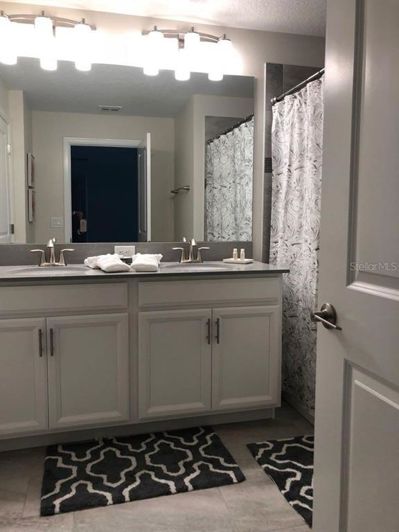 Image No.17-4 Bed Townhouse for sale