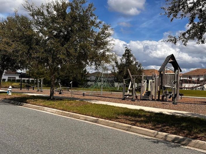 Image No.23-4 Bed Townhouse for sale