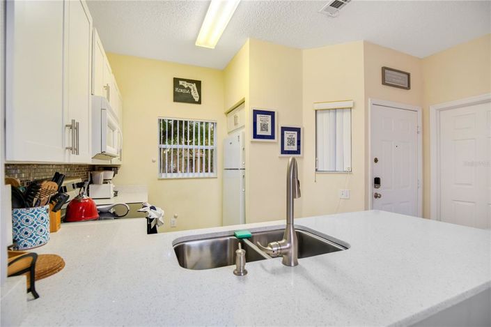 Image No.12-3 Bed Townhouse for sale