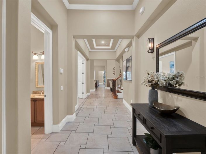 Image No.15-6 Bed Property for sale