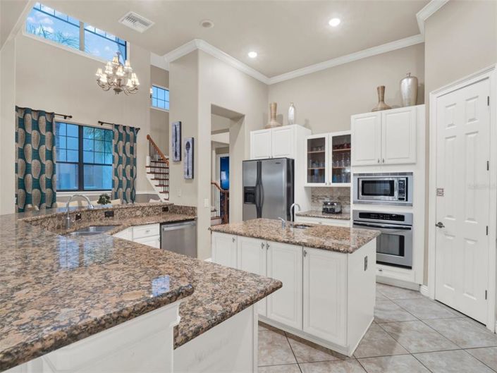 Image No.18-6 Bed Property for sale