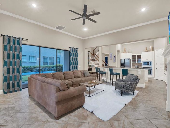 Image No.24-6 Bed Property for sale