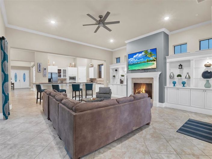 Image No.25-6 Bed Property for sale