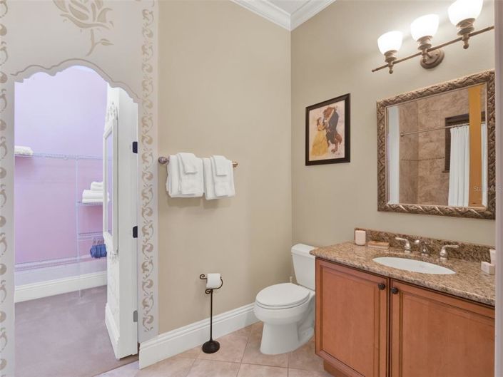 Image No.42-6 Bed Property for sale