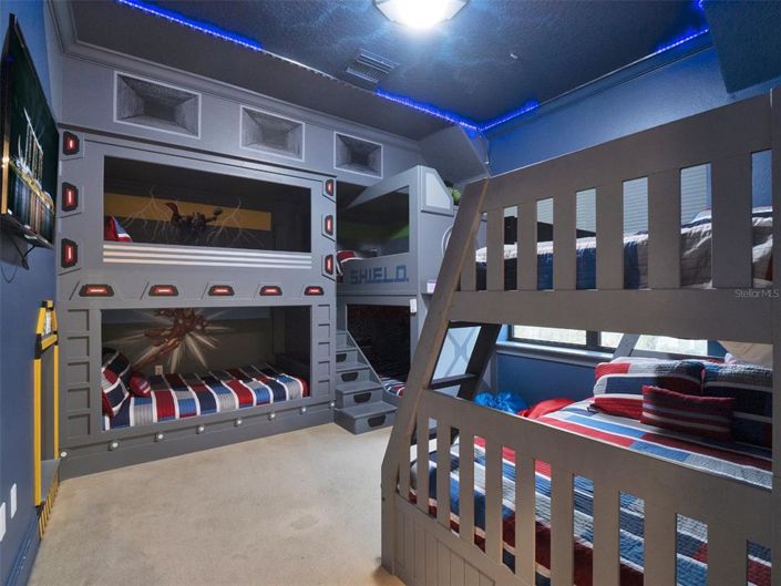 Image No.44-6 Bed Property for sale