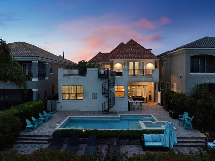 Image No.52-6 Bed Property for sale