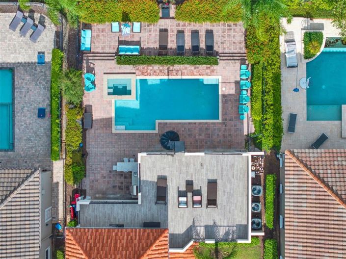 Image No.8-6 Bed Property for sale