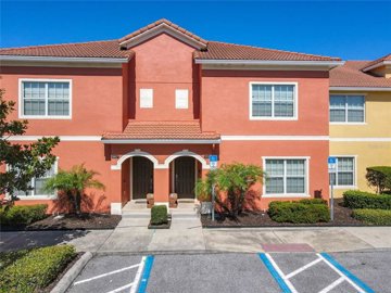 Maison de ville de 4 chambres à vendre à Kissimmee