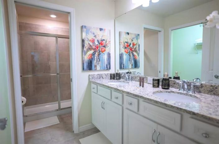 Image No.10-5 Bed Townhouse for sale