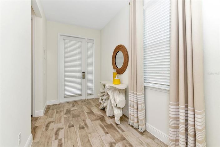 Image No.10-4 Bed Townhouse for sale