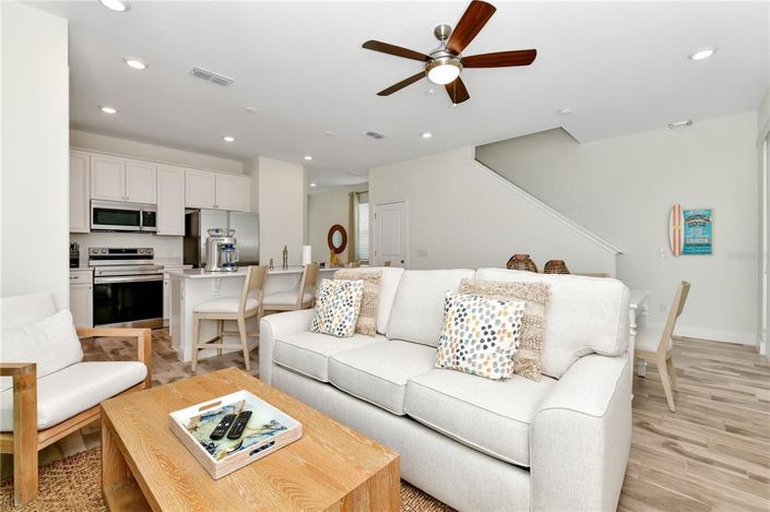 Image No.12-4 Bed Townhouse for sale