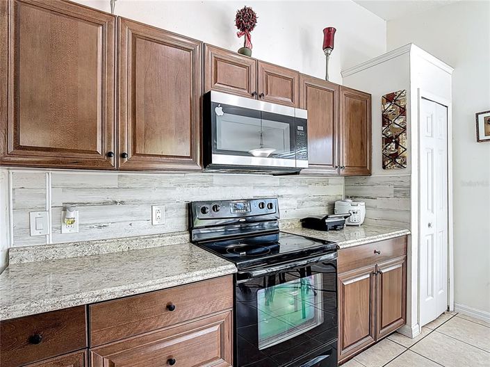 Image No.12-3 Bed Property for sale