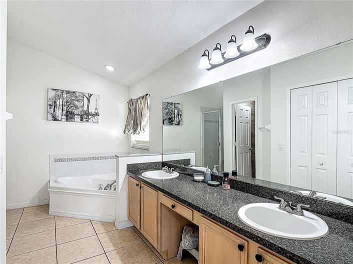 Image No.19-3 Bed Property for sale