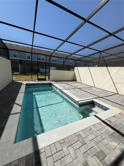 Image No.12-5 Bed Townhouse for sale