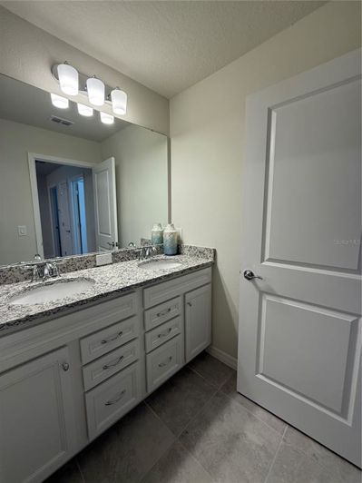 Image No.19-5 Bed Townhouse for sale