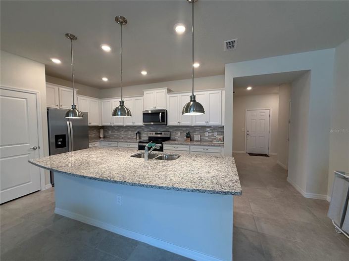 Image No.4-5 Bed Townhouse for sale