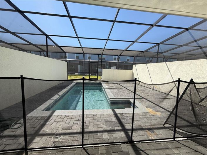 Image No.8-5 Bed Townhouse for sale