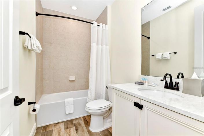 Image No.11-3 Bed Townhouse for sale