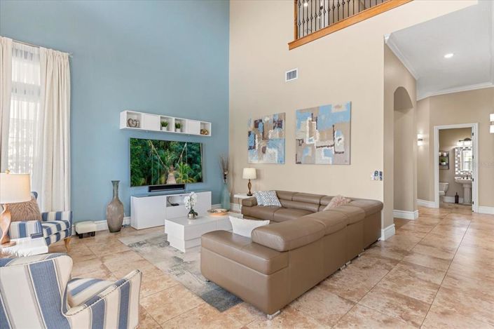 Image No.12-5 Bed Property for sale