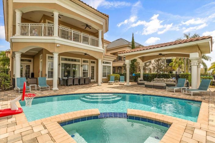 Image No.2-5 Bed Property for sale